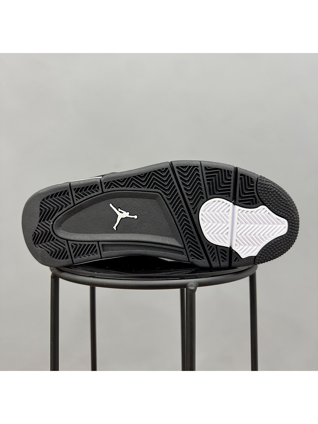 Jordan Retro 4 White Thunder 2