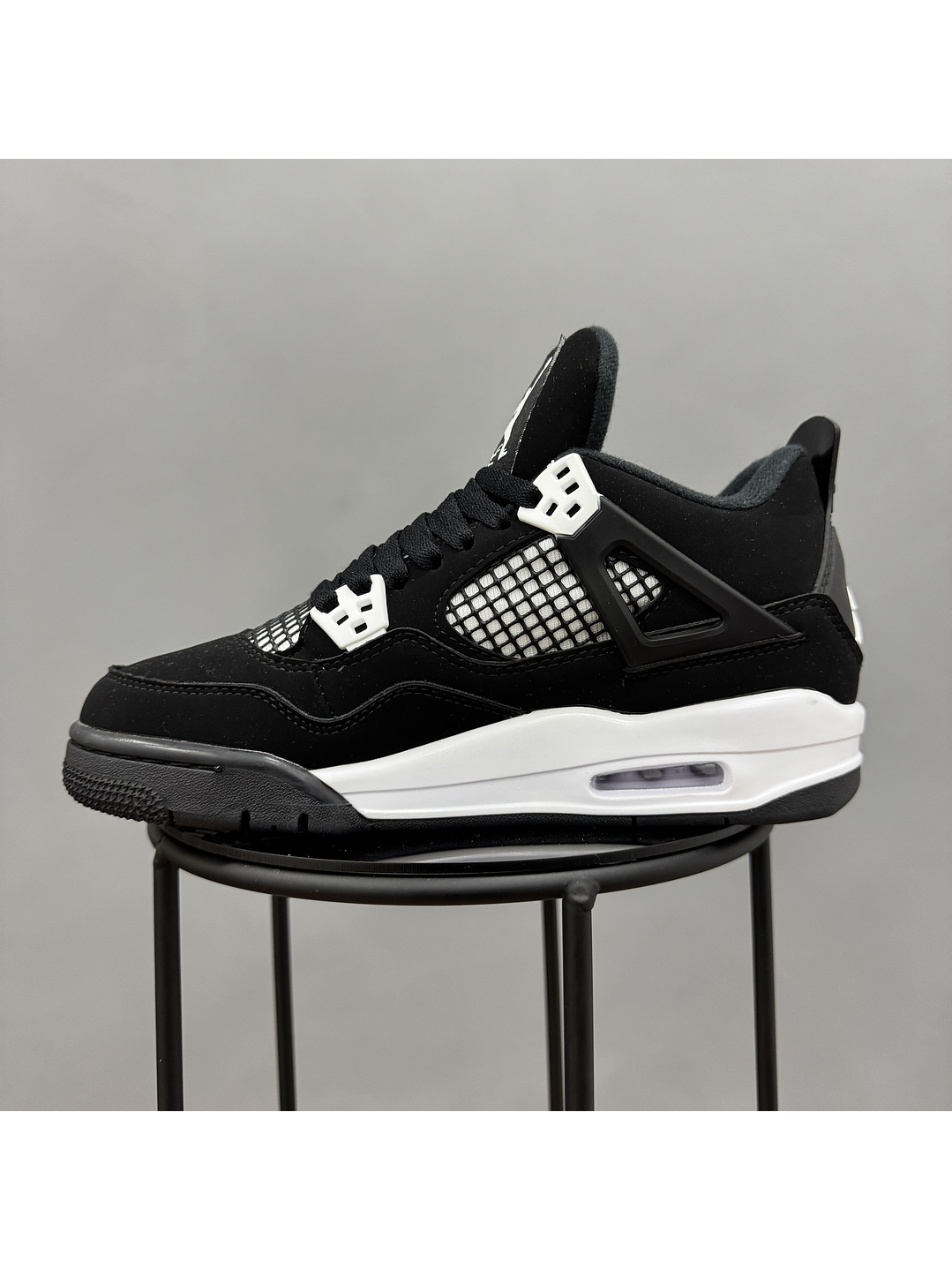 Jordan Retro 4 White Thunder 3