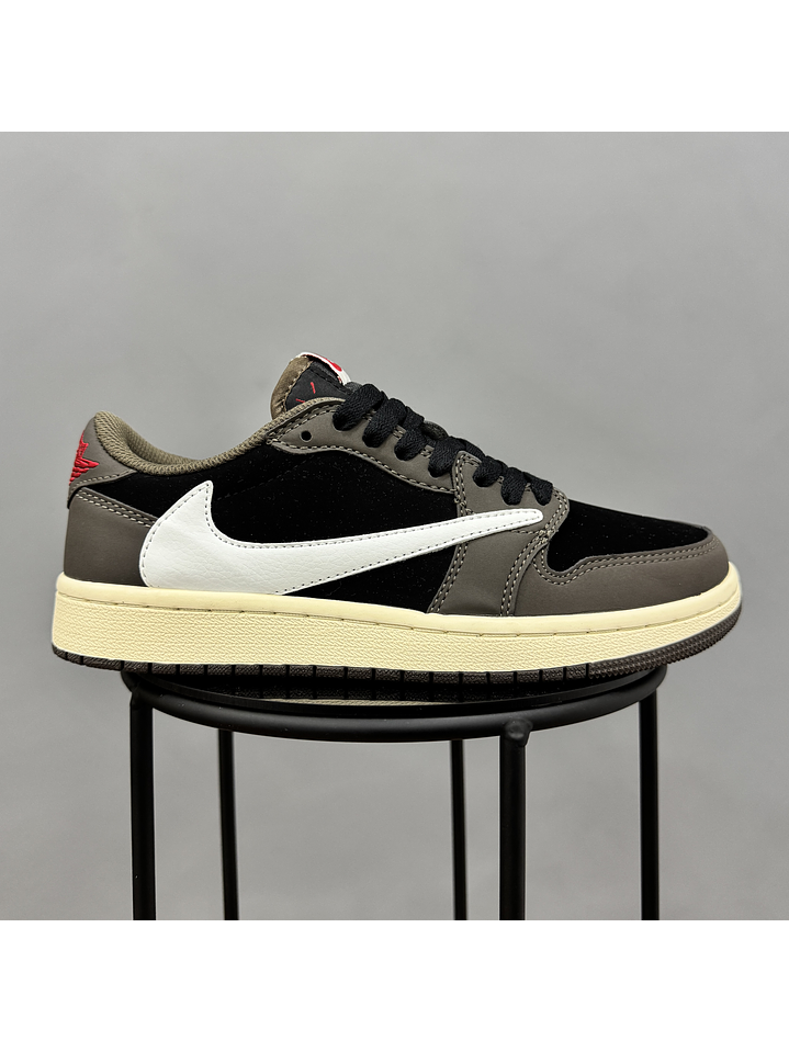 Jordan Retro 1 Low Travis Scott Brown 1