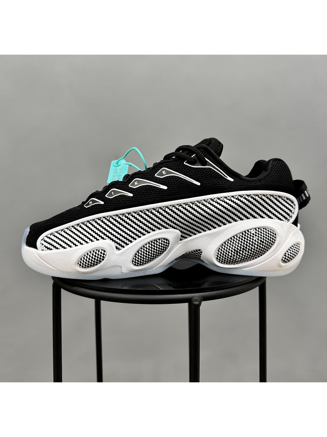 Nike Nocta Glide Negro Blanco 3