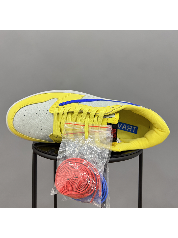 Jordan Retro 1 Travis Scott Canary  4