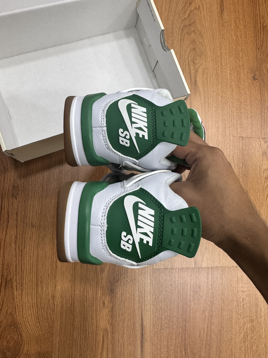 Jordan Retro 4 Sb Green 3