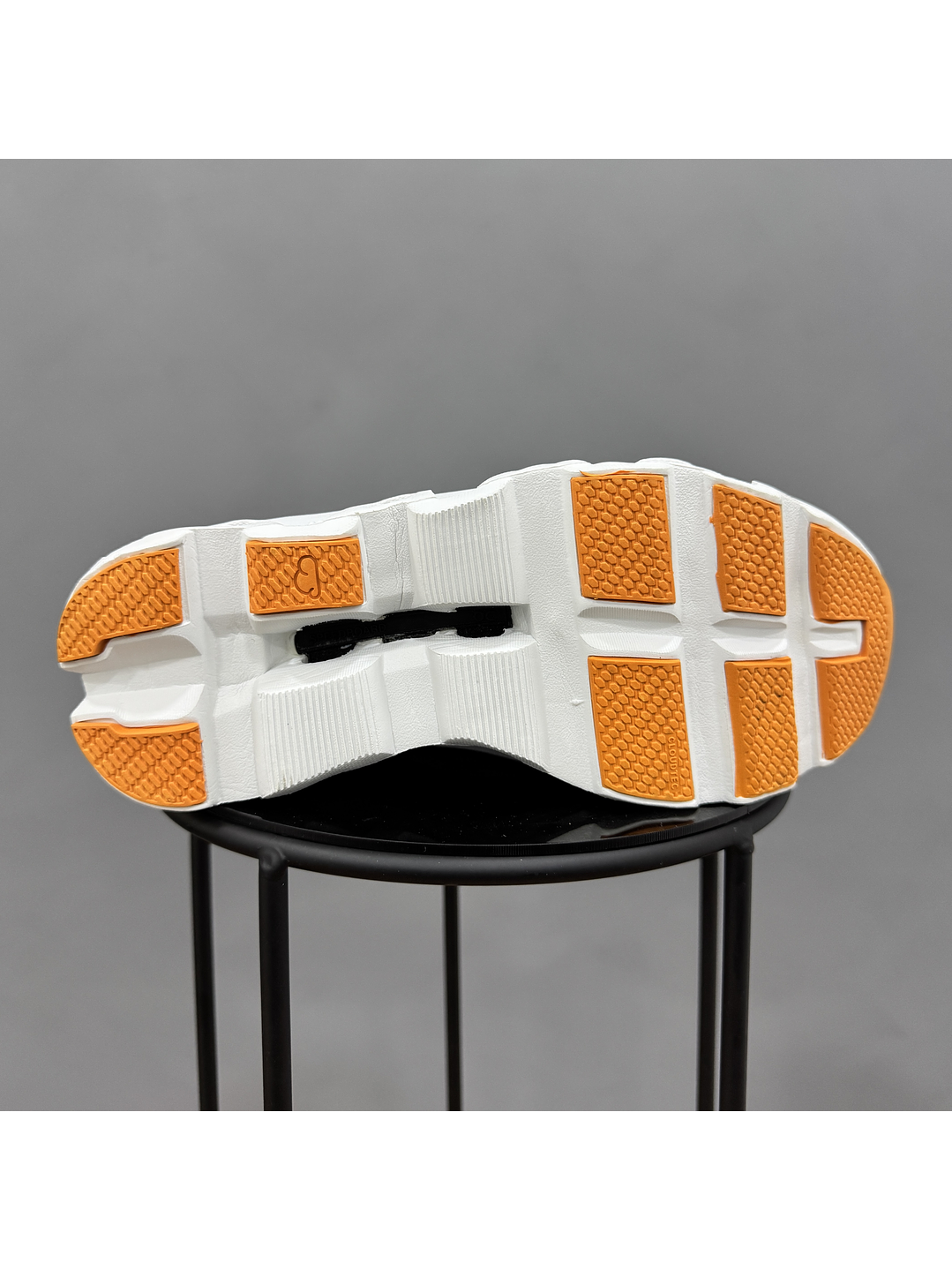 On Cloudmonster White Fucsia 2