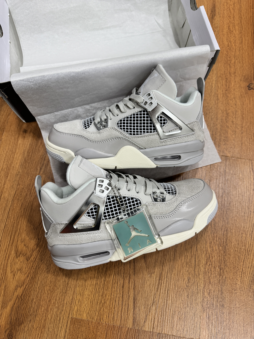Jordan Retro 4 Frozen Moments 1
