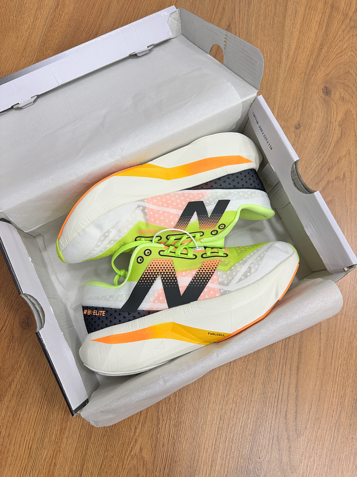 New Balance Elite Rebel V4 Blanco 3