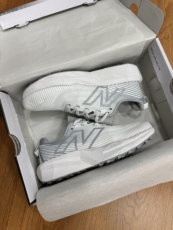 New Balance FuelCell Venym Blanco 2