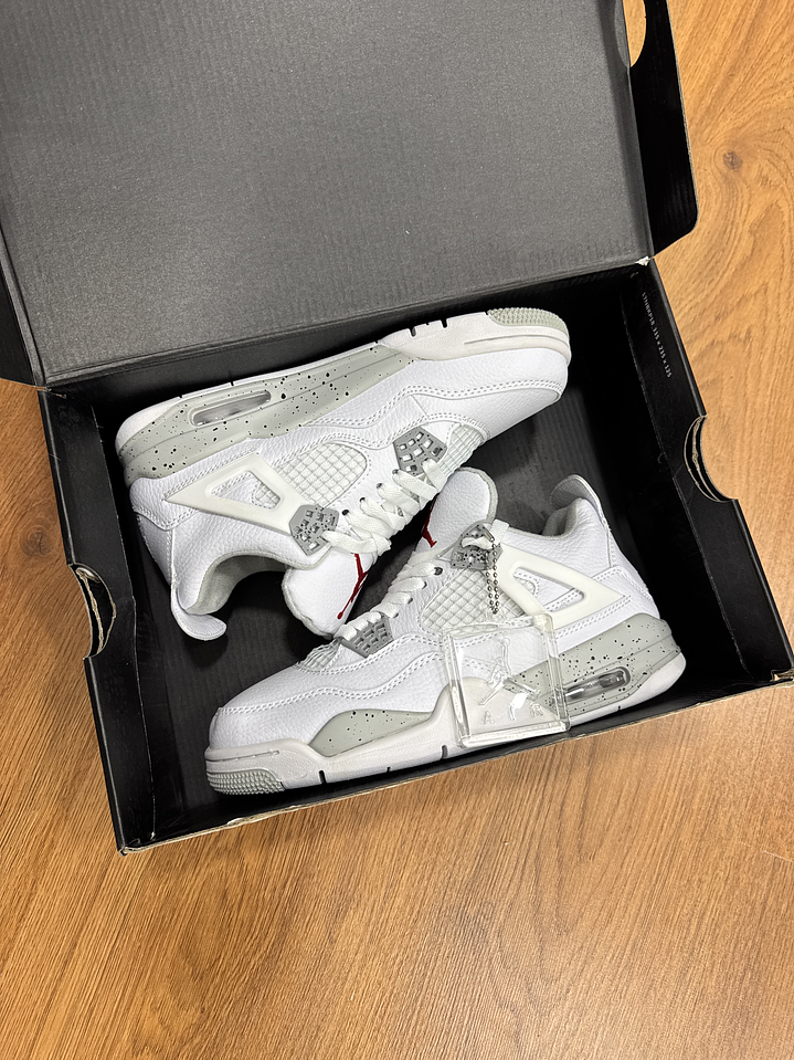 Jordan Retro 4 Oreo 2