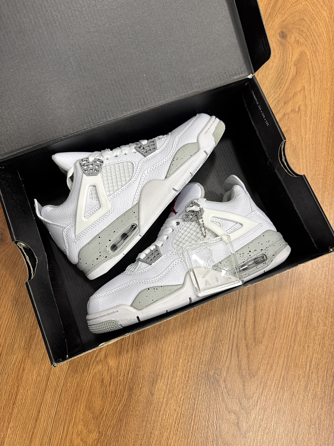 Jordan Retro 4 Oreo 1