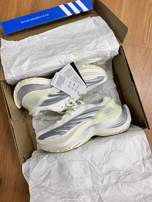 Adidas XLG Beige