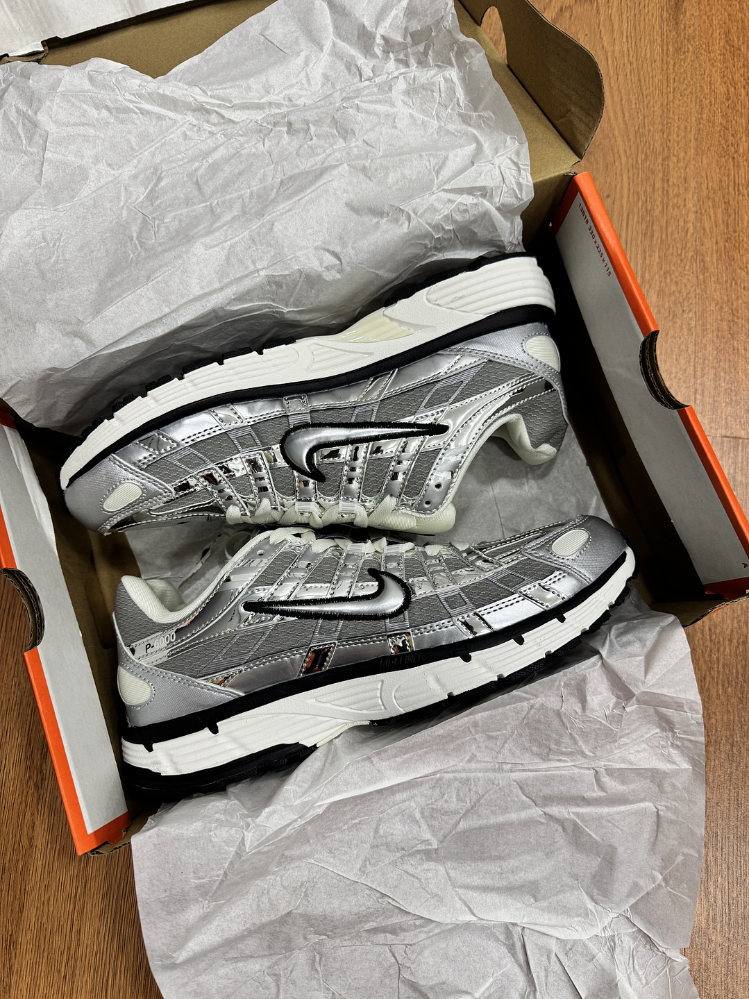 Nike P6000 Metallic  3