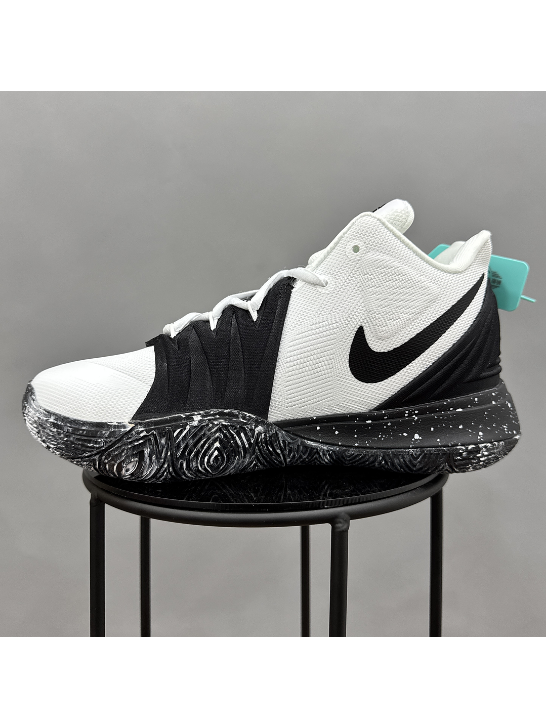 Nike Kyrie 5 White Black 3