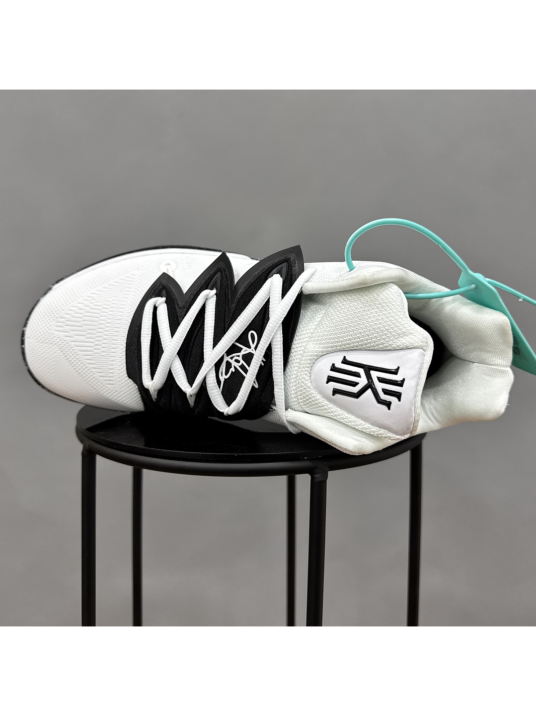 Nike Kyrie 5 White Black 4