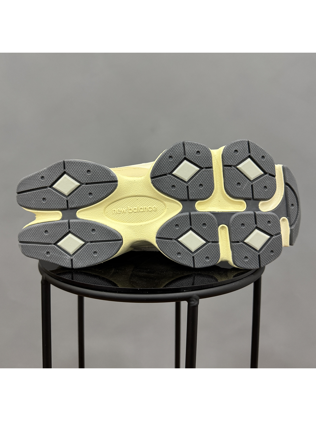 New Balance 9060 Beige Gris 2