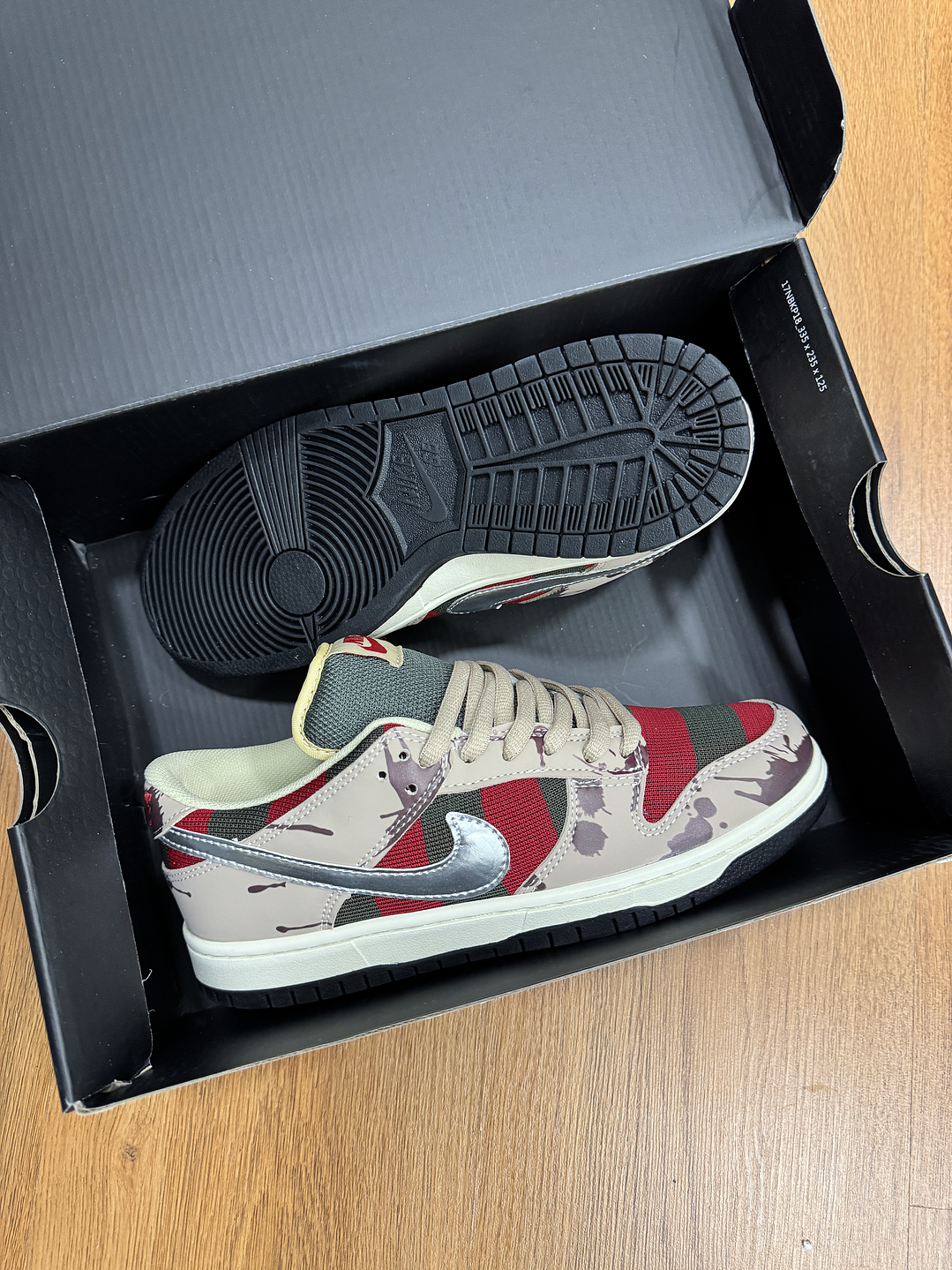 Nike Sb Dunk Freddy Krueger 3