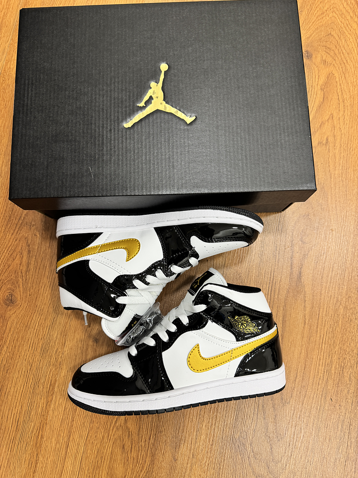 Jordan Retro 1 Mid White Gold 2