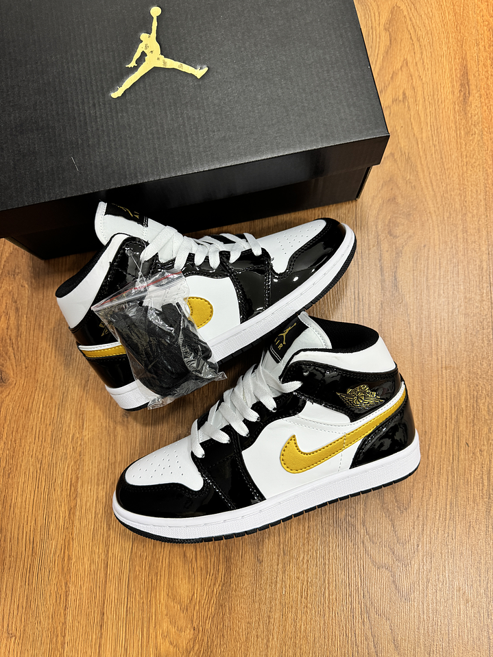 Jordan Retro 1 Mid White Gold 1