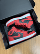 Jordan Retro 1 Mid Black Red  - Miniatura 2