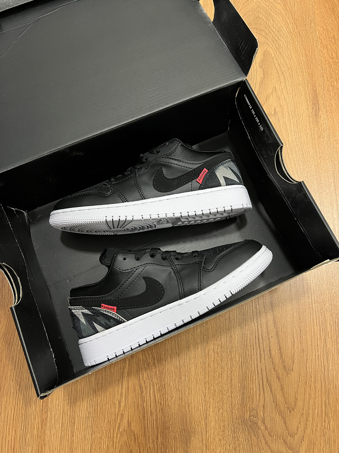 Jordan Retro 1 Low PSG 1