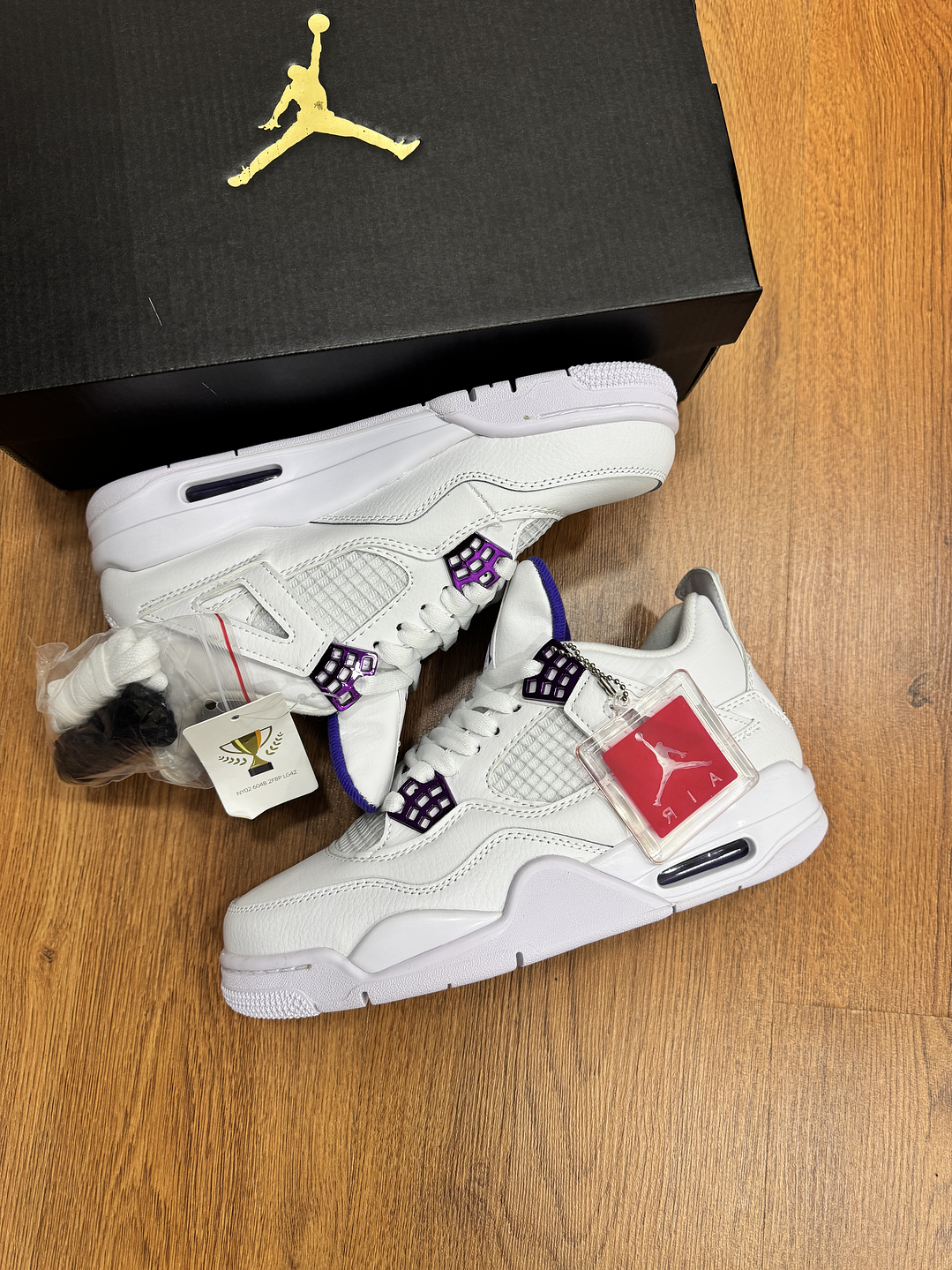 Jordan Retro 4 Metallic Purpple  2