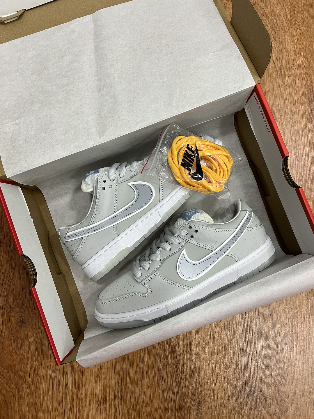 Nike Sb Dunk White Lobster 2