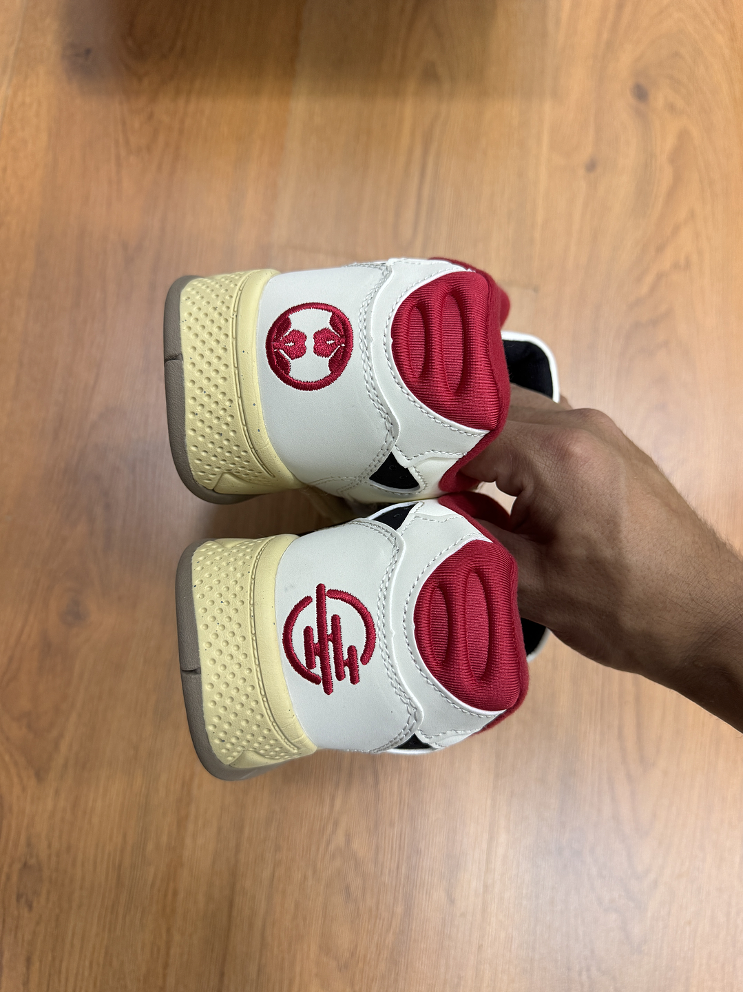 Asics Fuse White Red  4