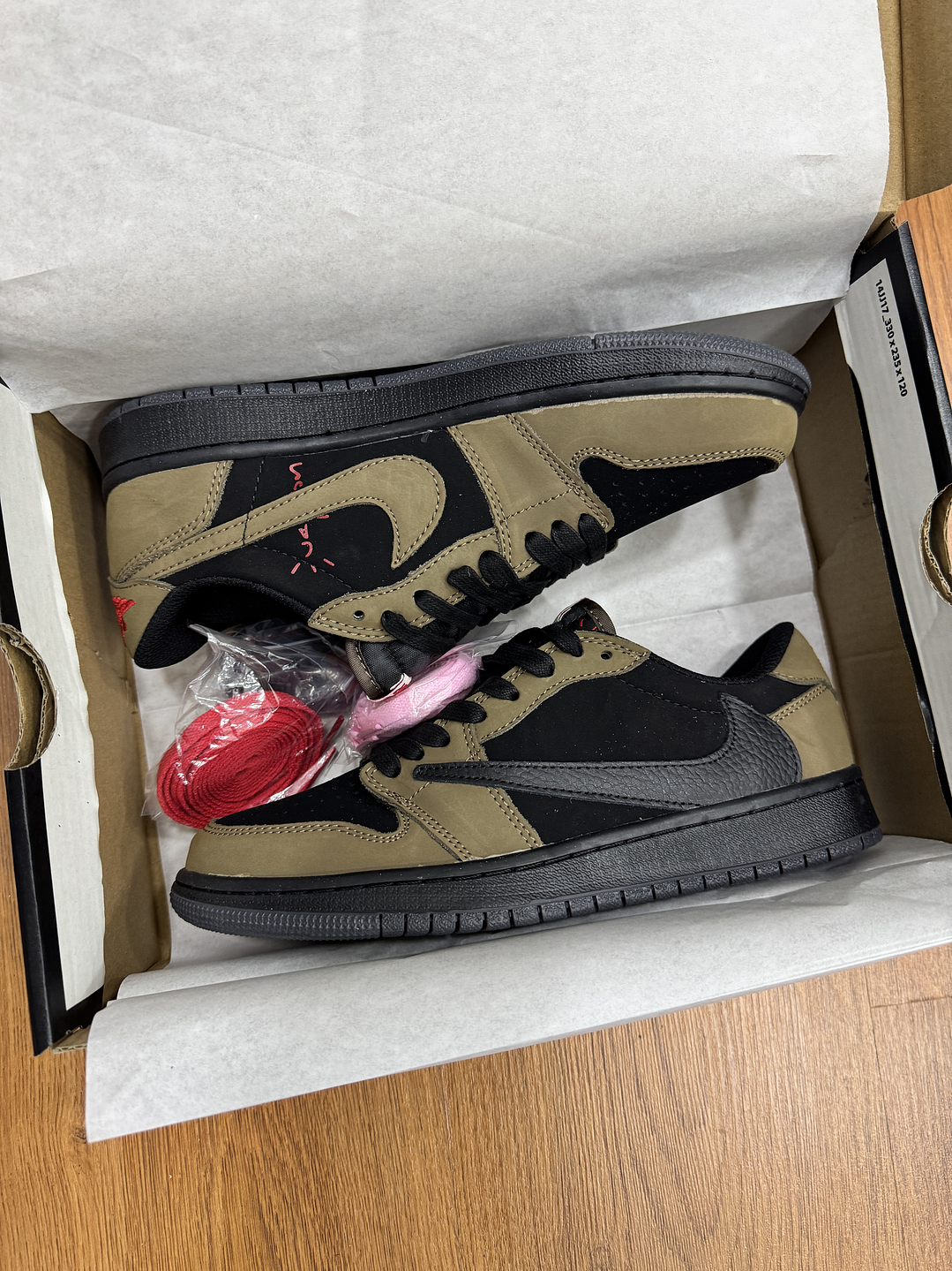 Jordan Retro 1 Low Travis Brown  2