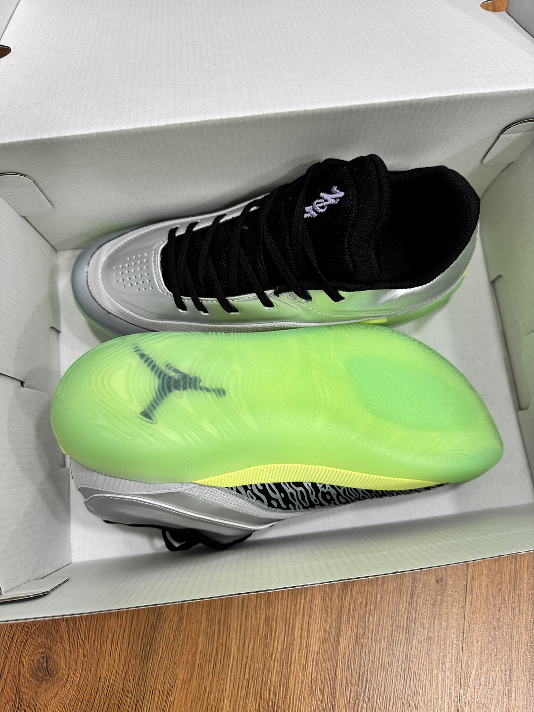 Jordan Zion 4 Grey Fog  3