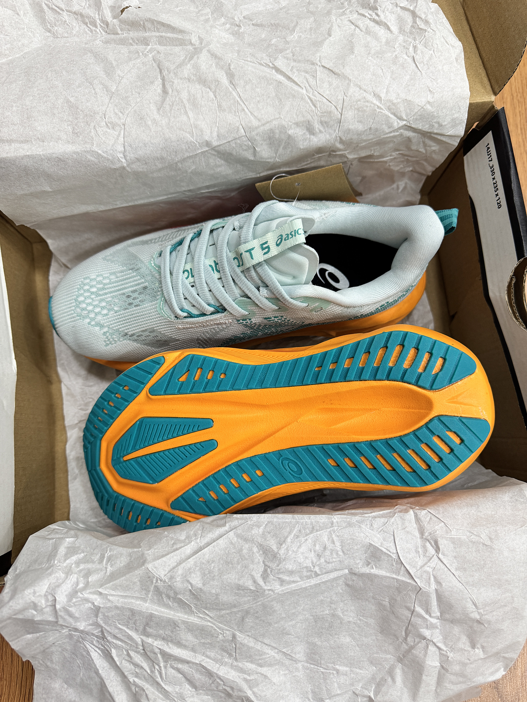 Asics Novablast 5 Green Orange  3