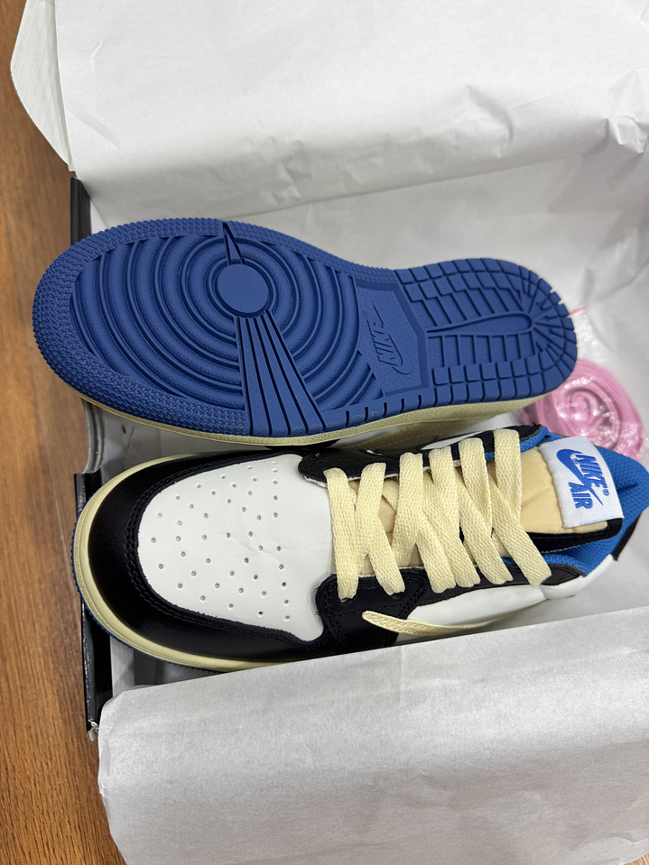 Jordan Retro 1 Low Travis X Fragment  2