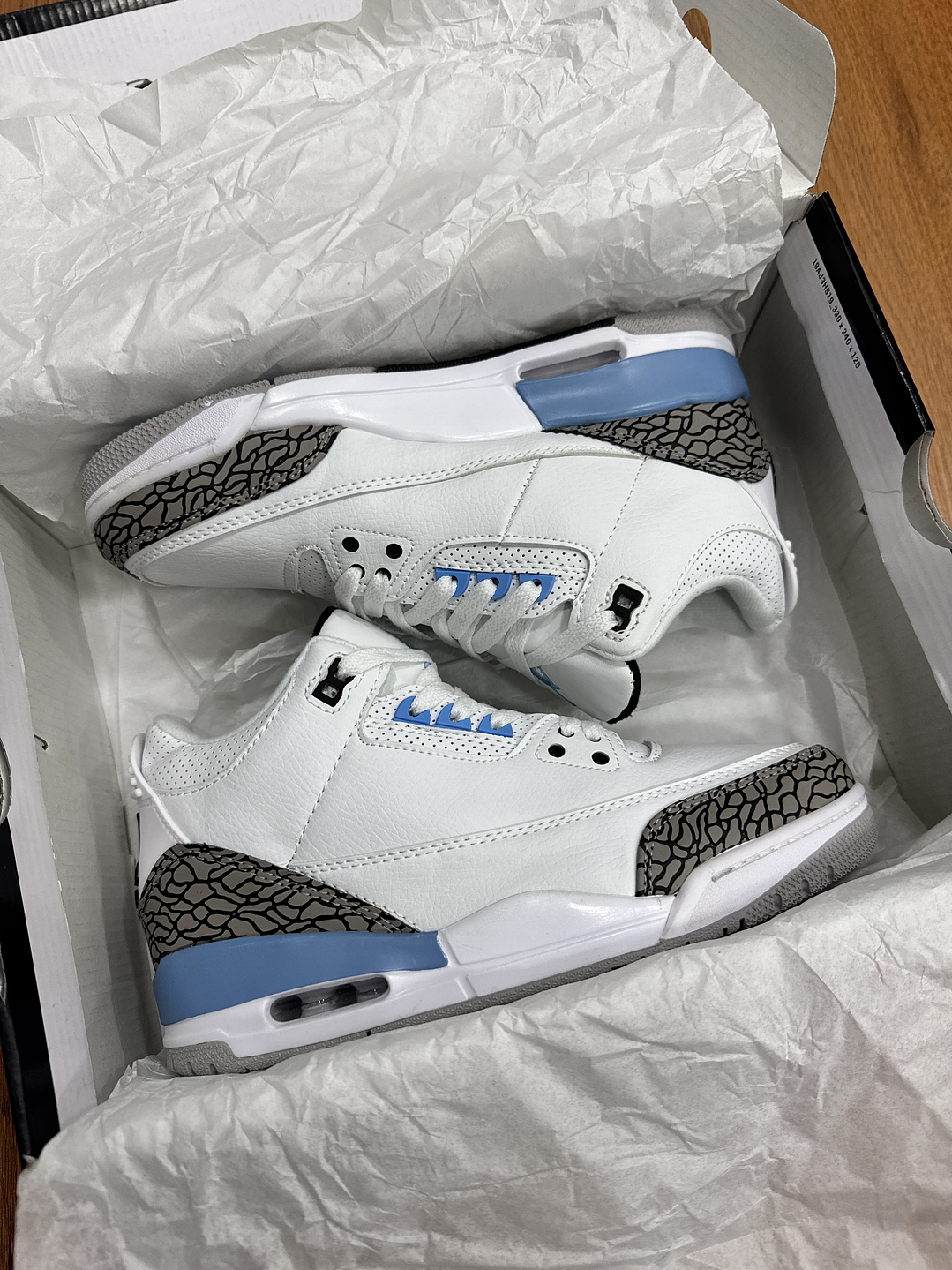 Jordan Retro 3 UNC  2