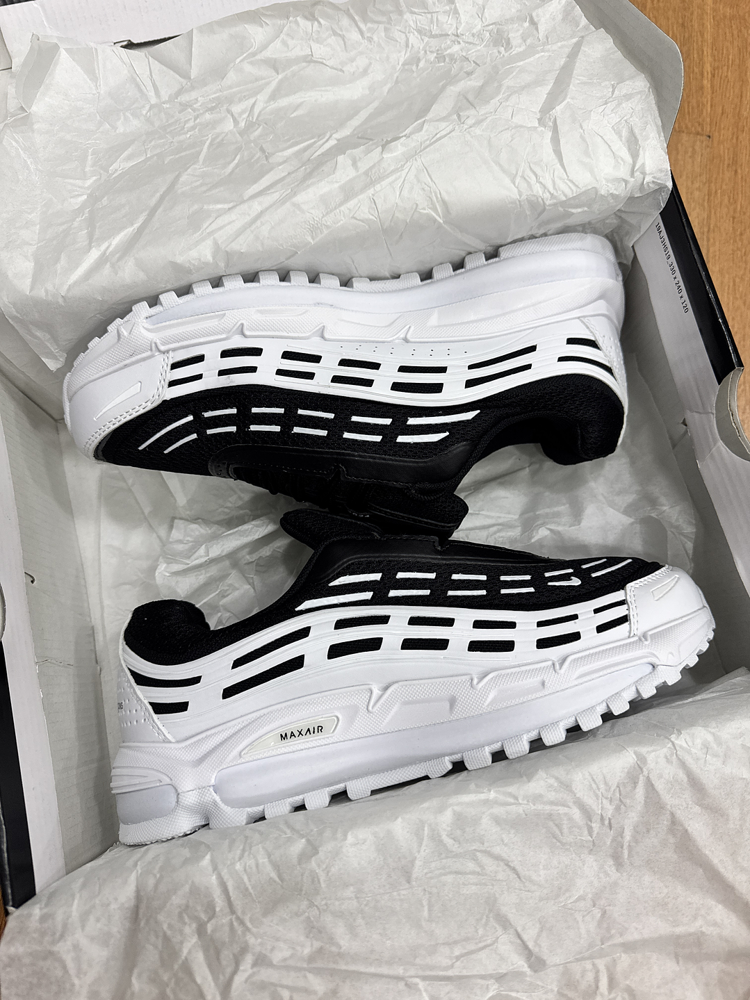 Nike Air Max 2.5 Garcons White Black  1