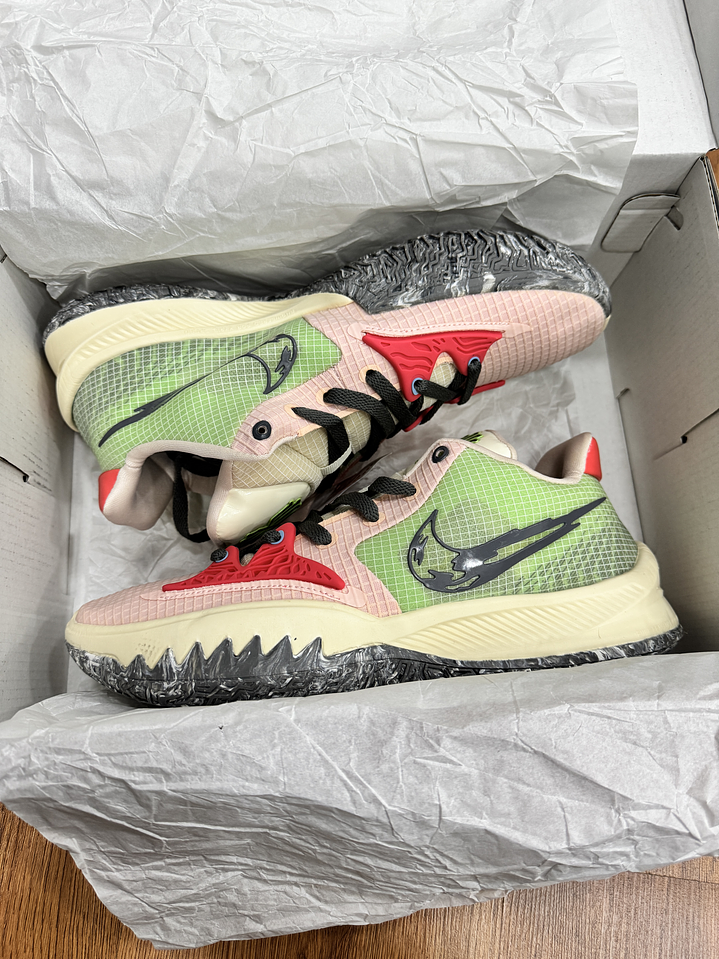 Nike Kyrie 4 Low Coral  2