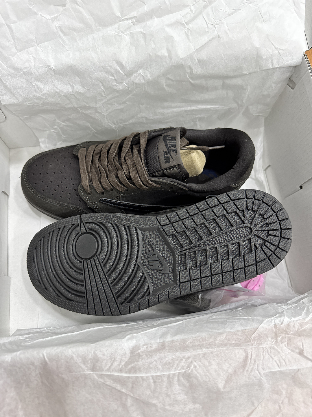 Jordan Retro 1 Low Travis Velvet Brown  4