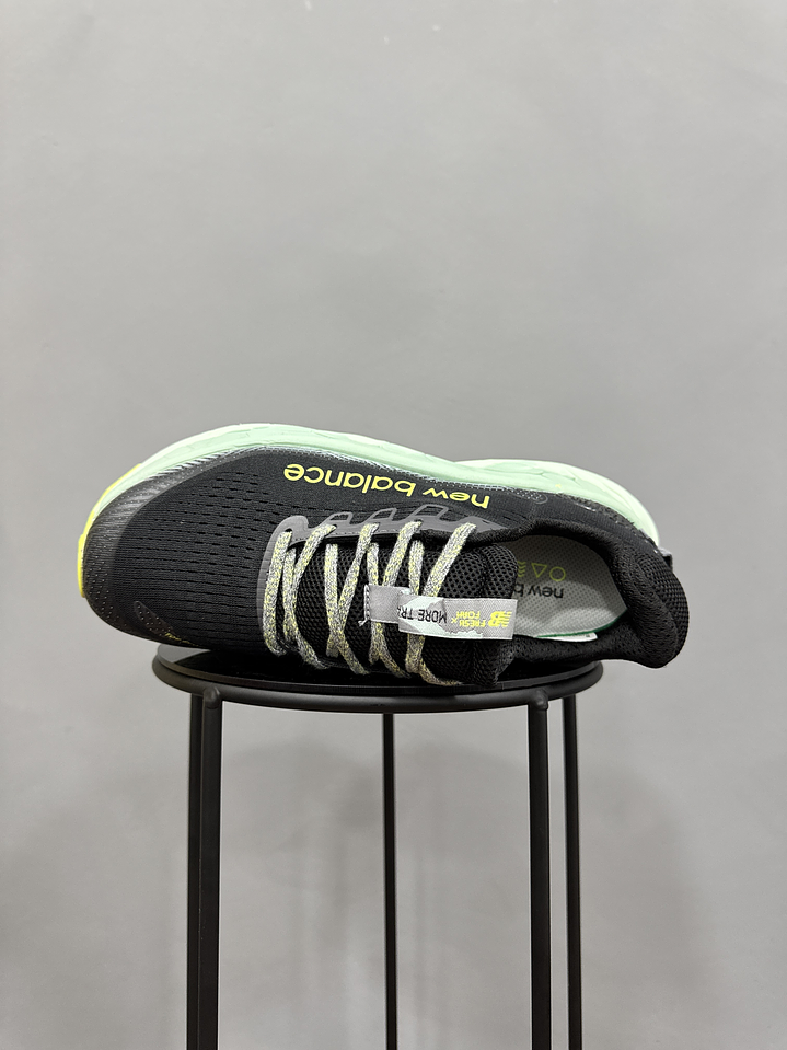 New Balance Trail More V3 Negro  4