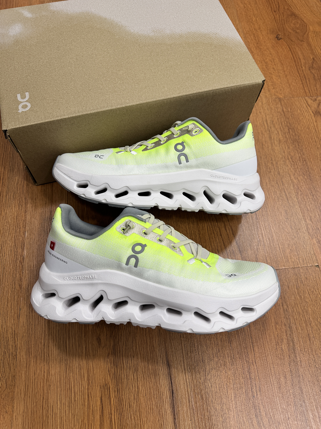 On Cloudtilt Green White  1