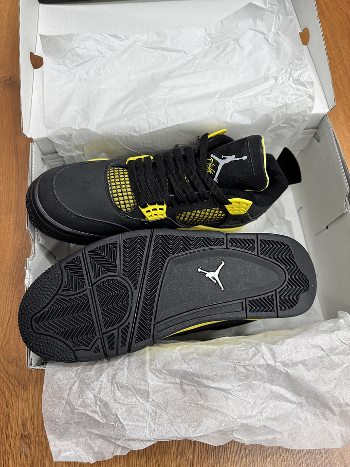 Jordan Retro 4 Black Yellow  3