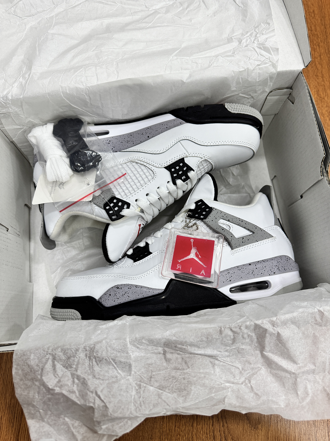 Jordan Retro 4 White Cement  2