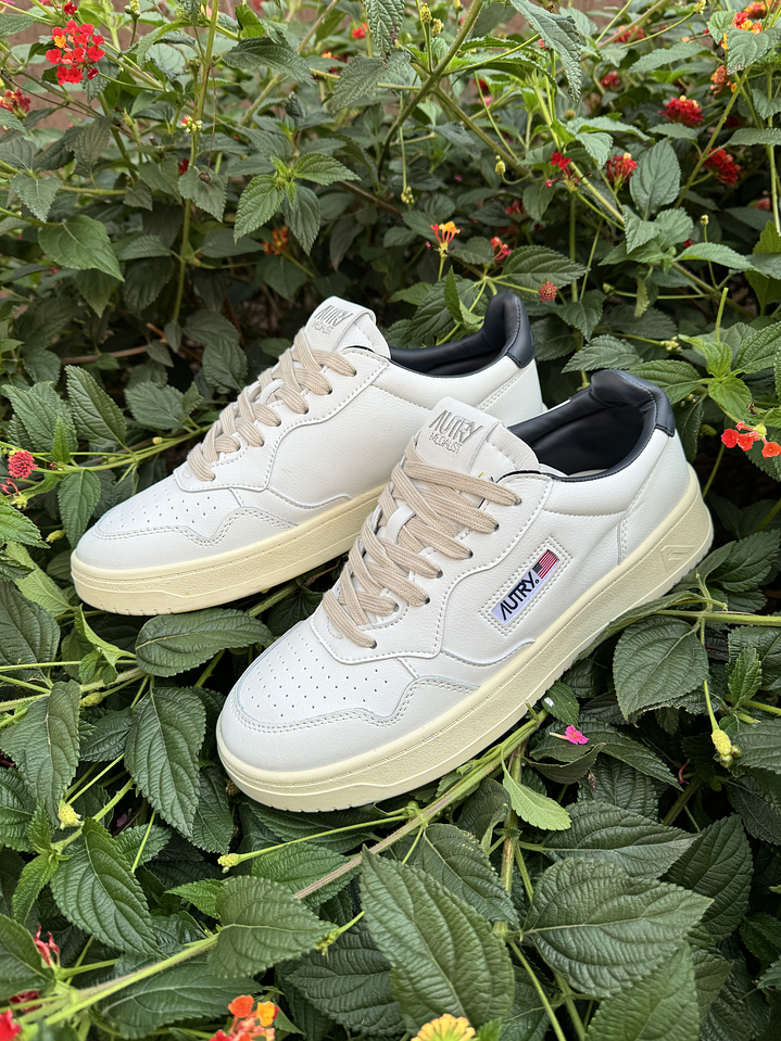 Autry Medalist Low Unisex White  2