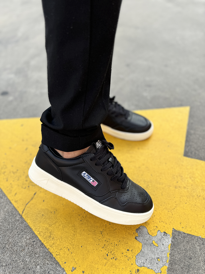 Autry Medalist Low Black  1