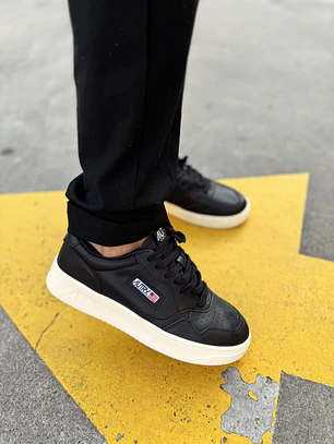 Autry Medalist Low Black 