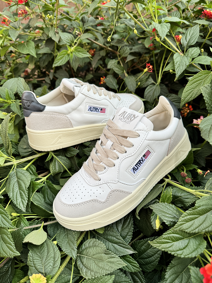 Autry Medalist Low Unisex White Black  2