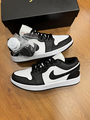 Jordan Retro 1 Low Panda 