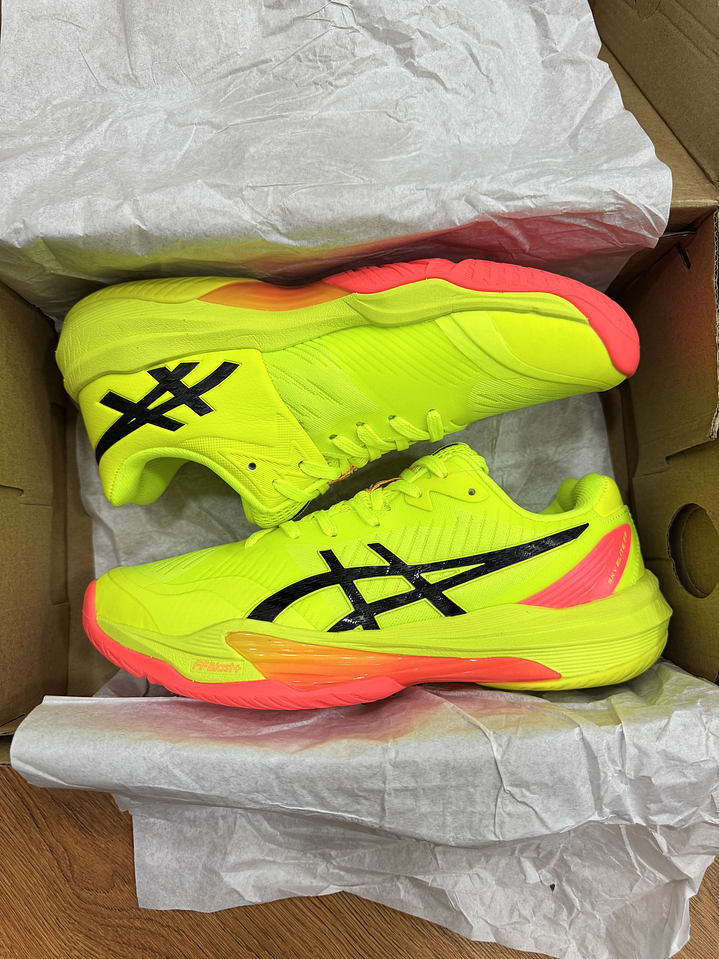 Asics Sky 3 Low Neón 2