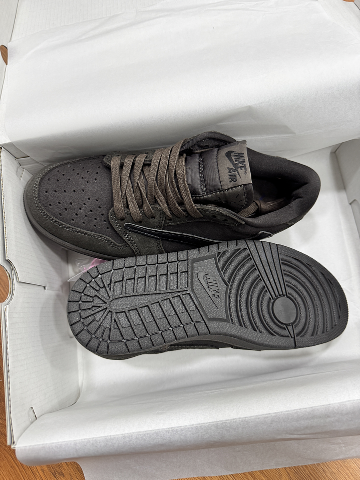 Jordan Retro 1 Travis Velvet Brown  3