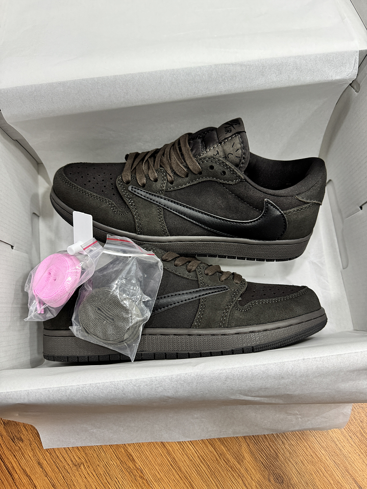 Jordan Retro 1 Travis Velvet Brown  1