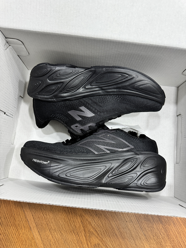 New Balance Fresh Foam More Black  2
