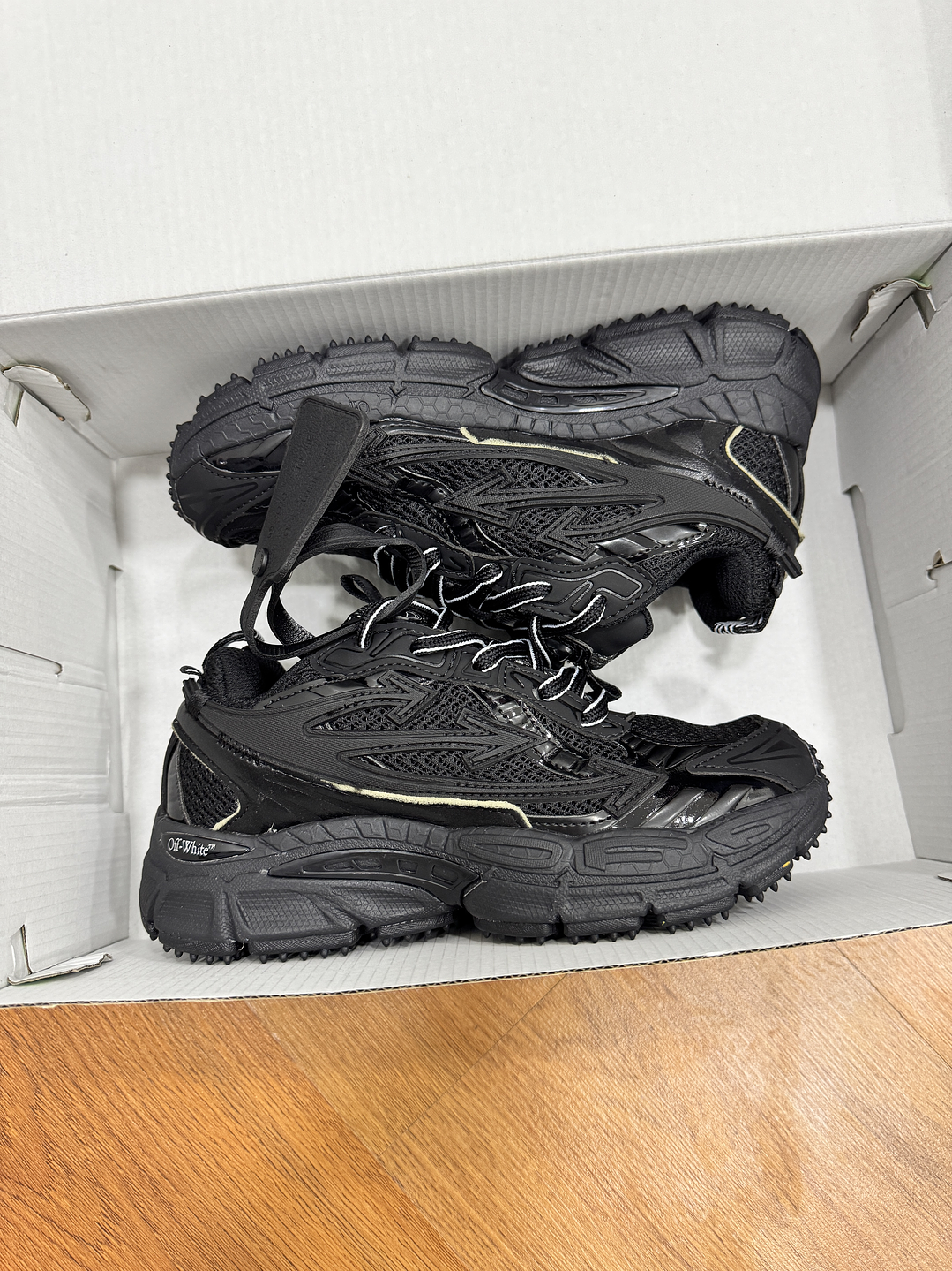 Off White Be Right Back Black  1