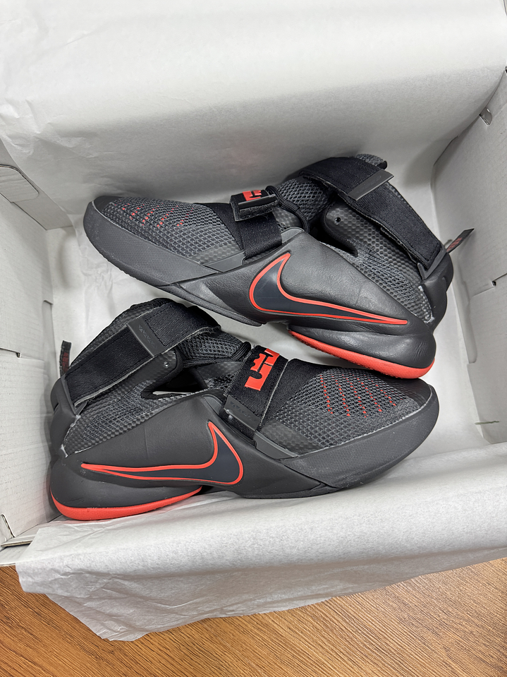 Nike Lebron Soldier 9 Gris  1