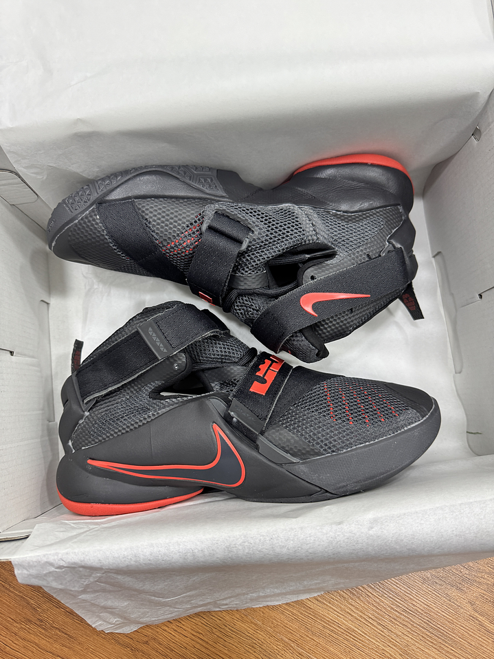 Nike Lebron Soldier 9 Gris  2