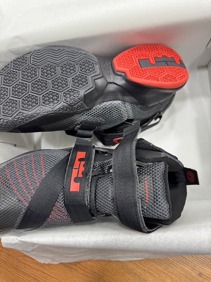 Nike Lebron Soldier 9 Gris  3